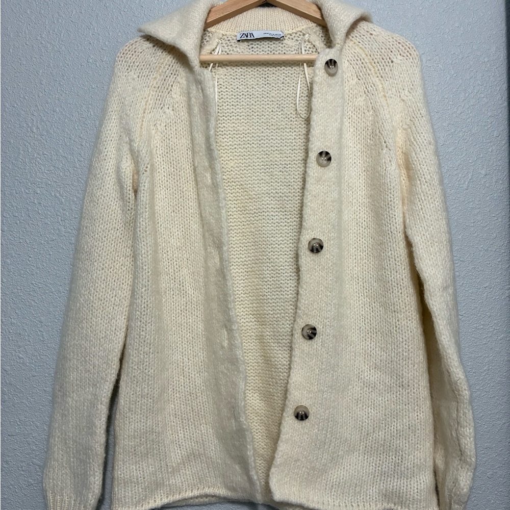 Zara Off-White Button-Up Women's Cardigan